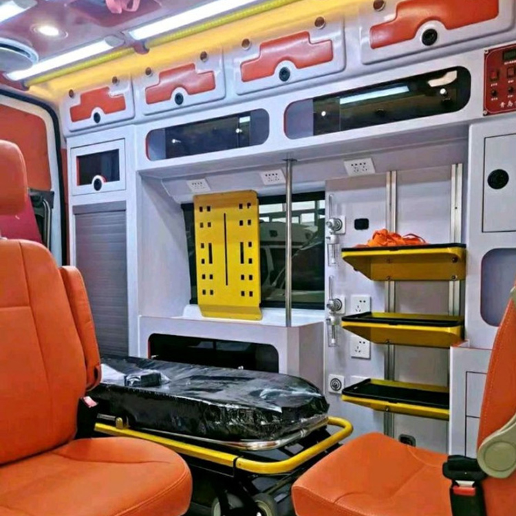 南华长途救护车护送病人租赁价格